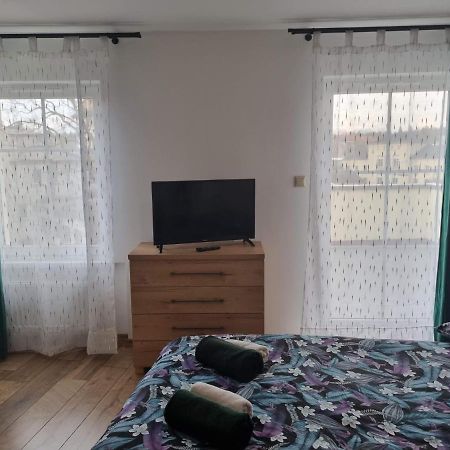 쿠드즈코 Przy Zelaznym Moscie B&B 외부 사진
