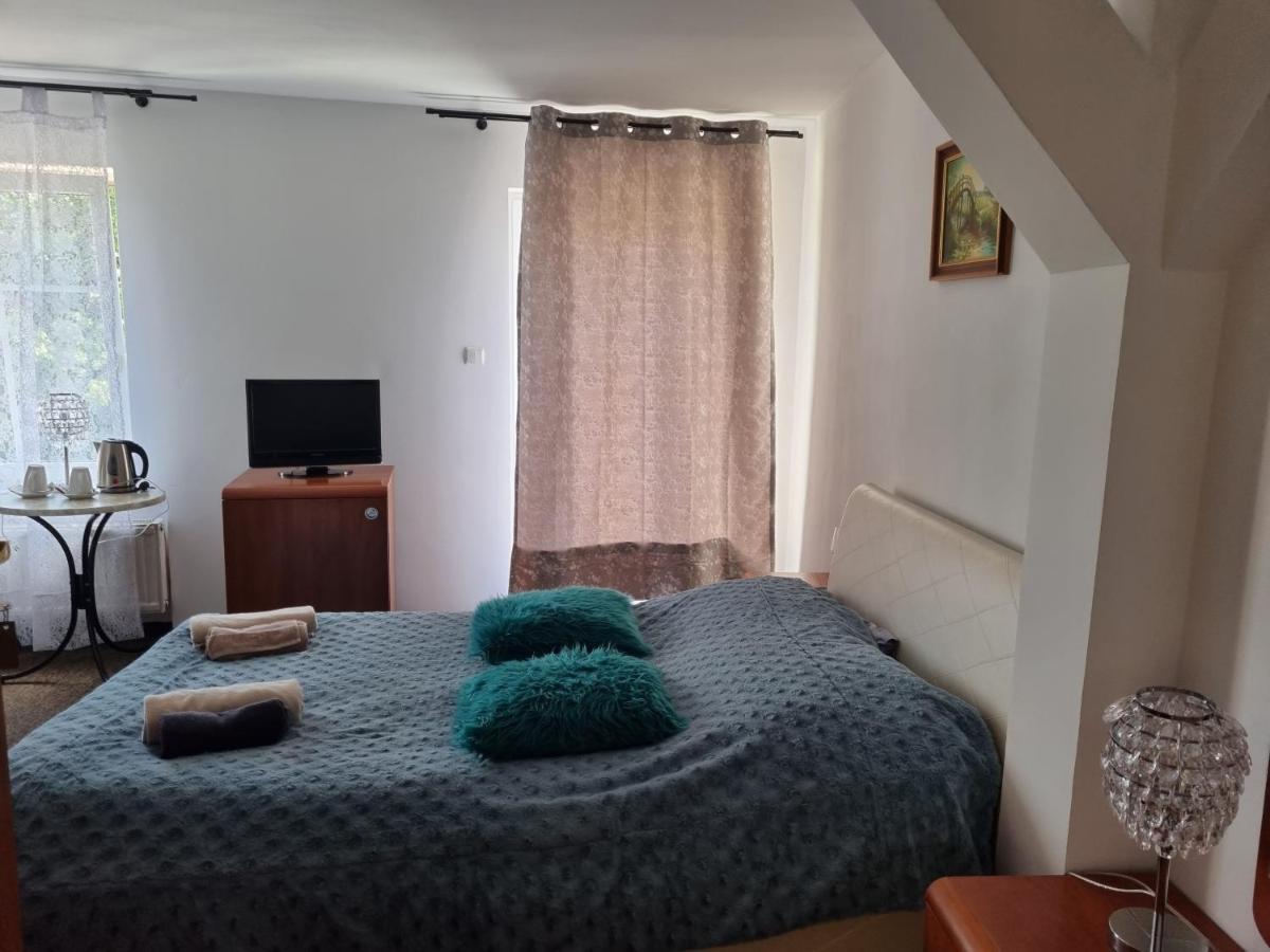 쿠드즈코 Przy Zelaznym Moscie B&B 외부 사진