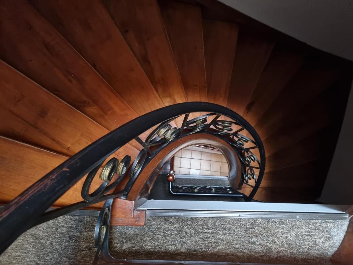 쿠드즈코 Przy Zelaznym Moscie B&B 외부 사진