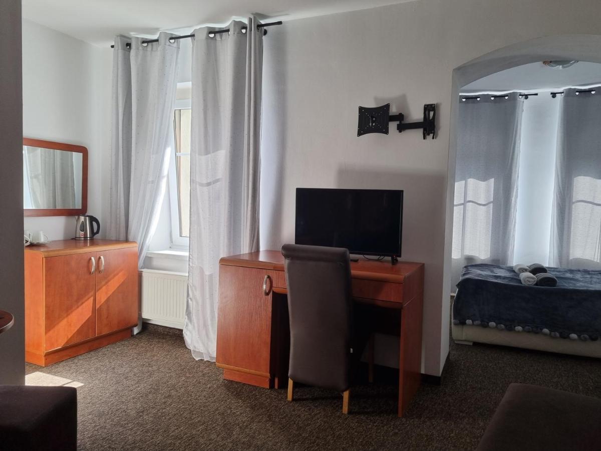 쿠드즈코 Przy Zelaznym Moscie B&B 외부 사진