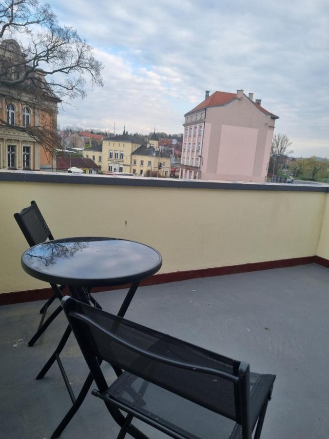 쿠드즈코 Przy Zelaznym Moscie B&B 외부 사진